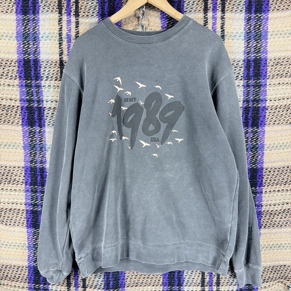 Taylor Swift 1989 In My Era Crewneck Sweatshirt Large Washed Black Womens Tour